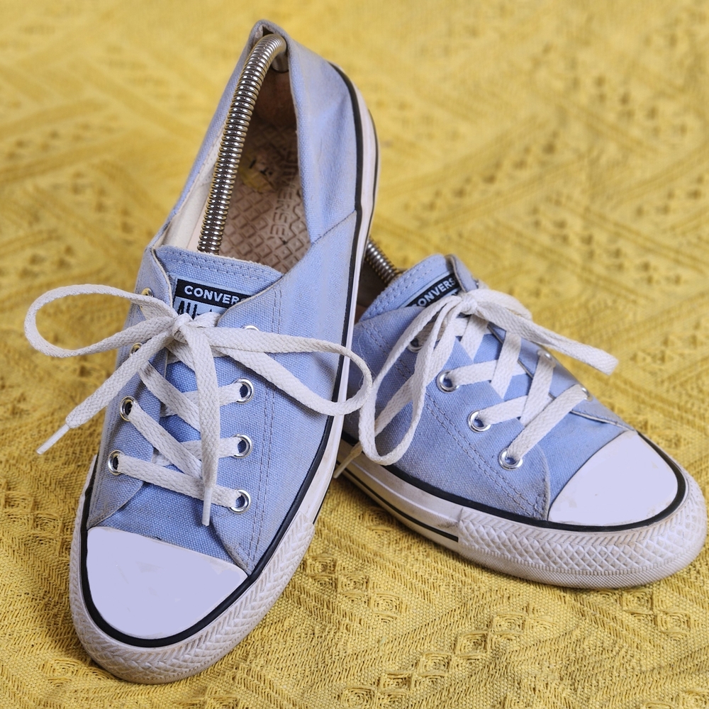 Converse Women's Blue Canvas Sneakers